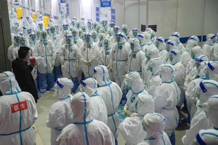 严管跑毒遏制疫情外溢，北海3天增186例感染者去向成谜